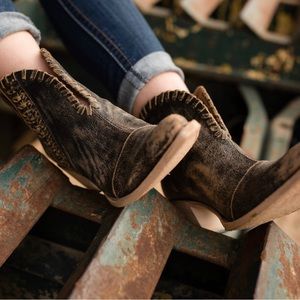 Circle G booties, ankle boots size 7.  Never worn.